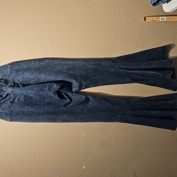 Earthbound Trading Co Pants Blue Bell Boho Hippie Flare Mineral Wash Size Medium - Picture 4 of 4